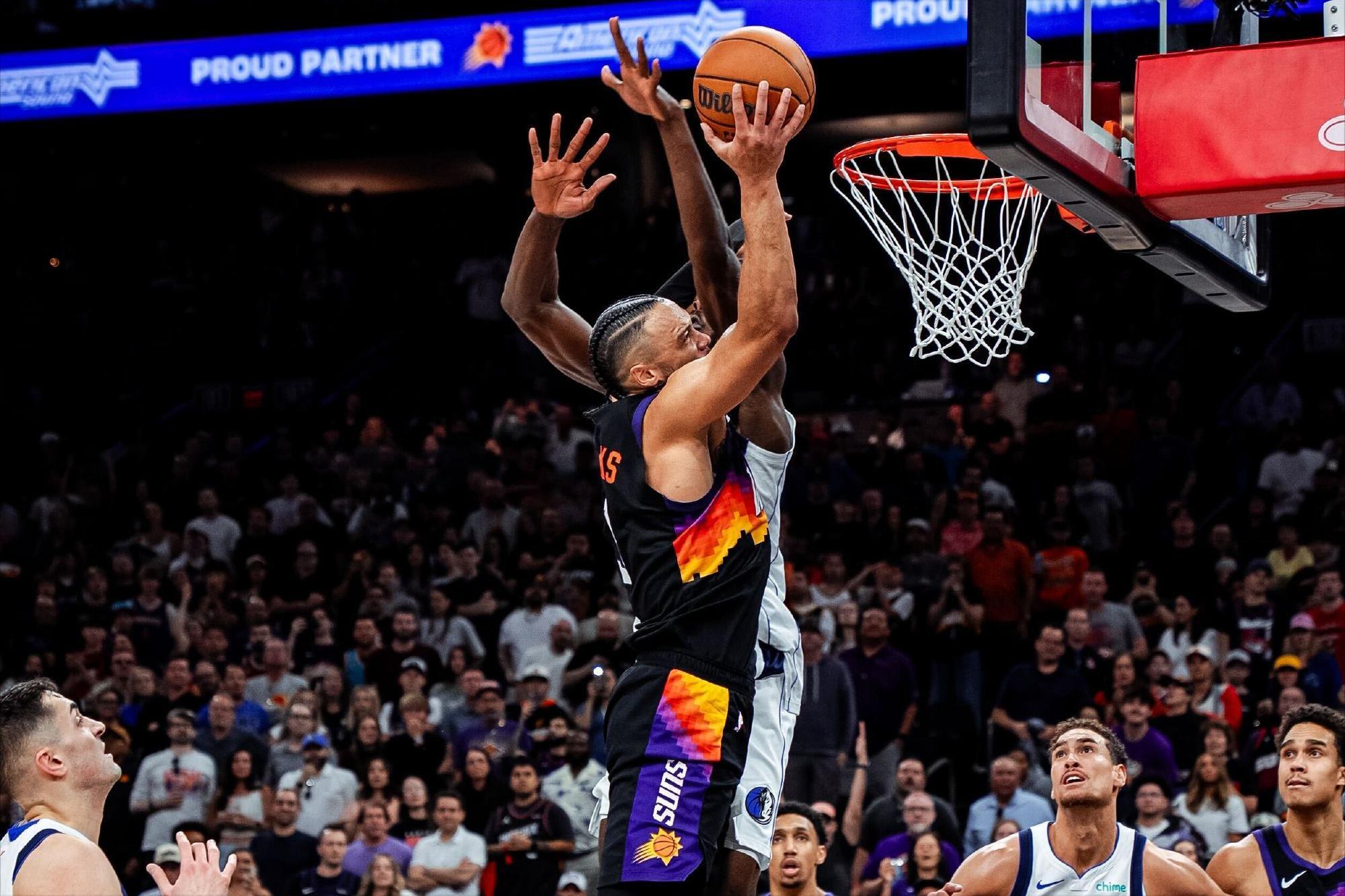 v体育-狄龙28分格林伤退，太阳锁西部第七！湖人隔空获利好+火箭迎挑战