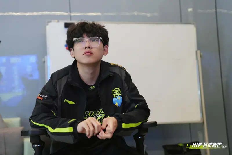 v站体育-Assum:Elk和Hang都很厉害,希望明天在下路能打得激烈一些